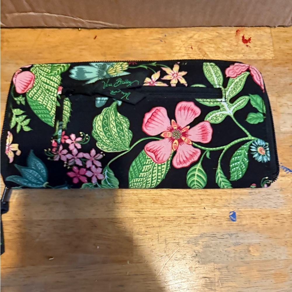Vera Bradley fabric zipup ladies botanical Black large travel Wallet organizer
